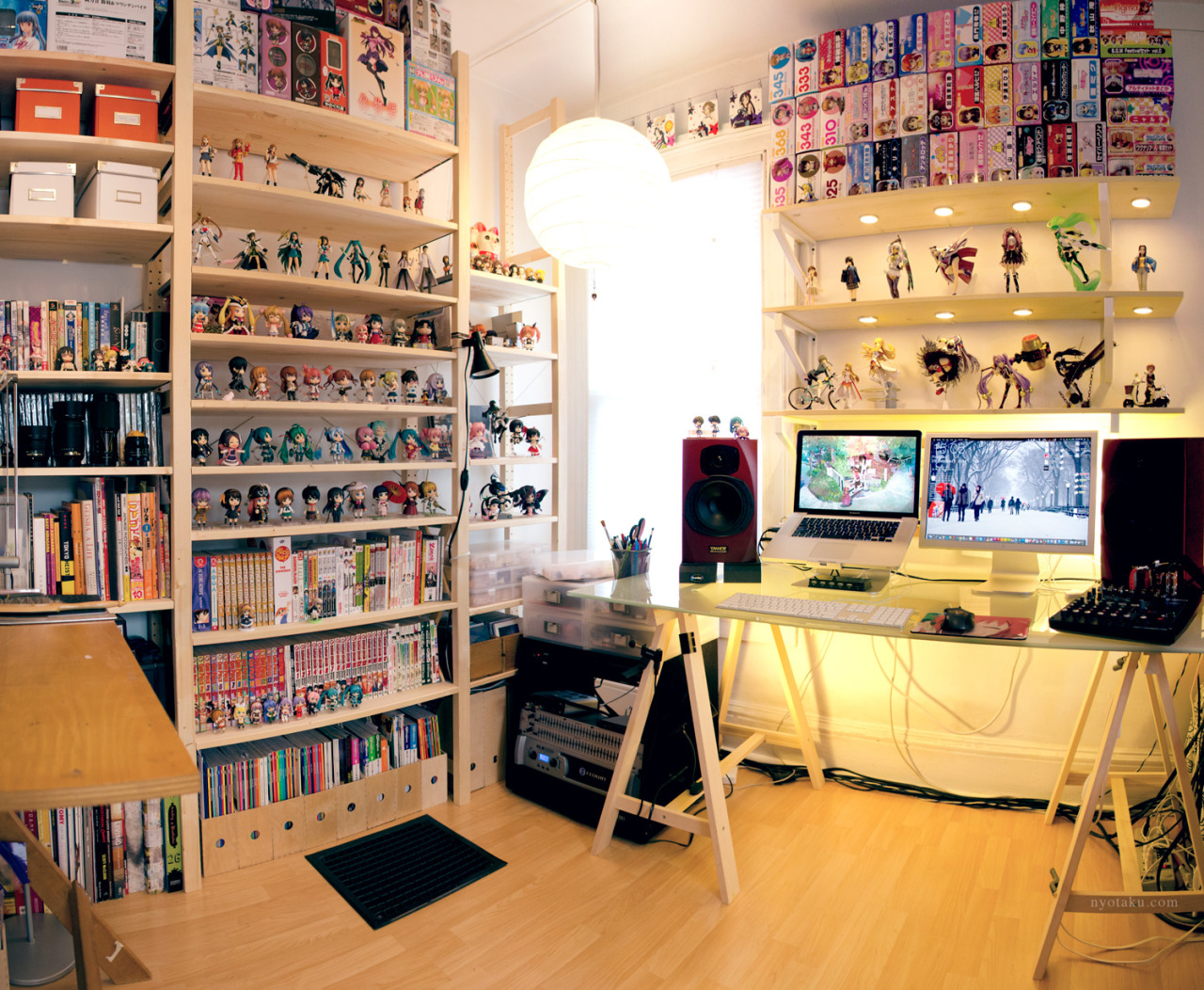 bird-bat:  goodsmilecompanyus:  nyotaku:  Recently bought some new shelves to display