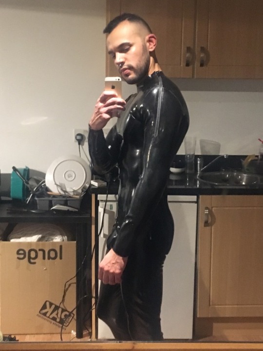 Porn photo leathersub01:   Every gimp needs some rubber