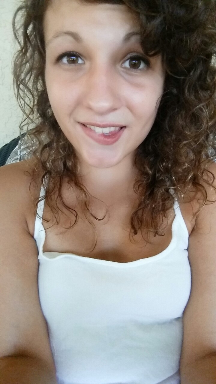 ilikedruuugs:  Good hair day 😊  look at this babe. UNF &lt;3