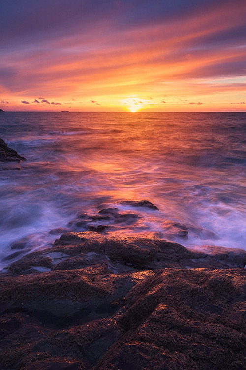 sundxwn:  Watercolour Coast by Paul Morgan  