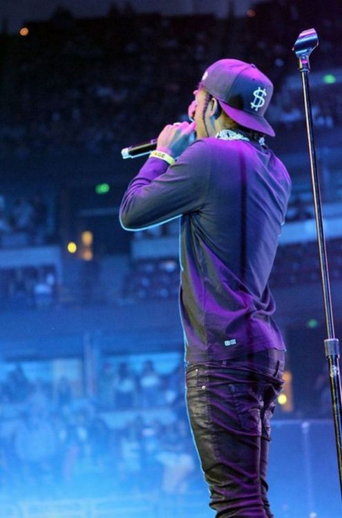 lamarworld1:ASAP Rocky booty & bulge