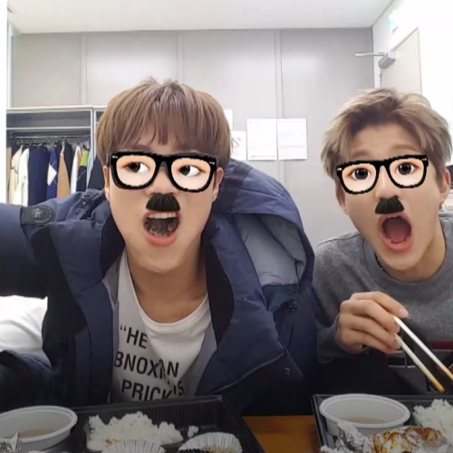 rappersqirl:  look at this cuties playing with the V app filters💘
