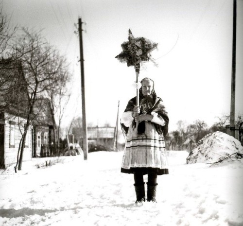 songs-of-the-east: Pagan Belarus. Photography project by Andrei Liankievich.Christmas, Strechannie