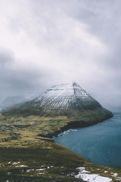 theencompassingworld:  banshy:  Viðareiði // Jeff Spackman    The World Around Us
