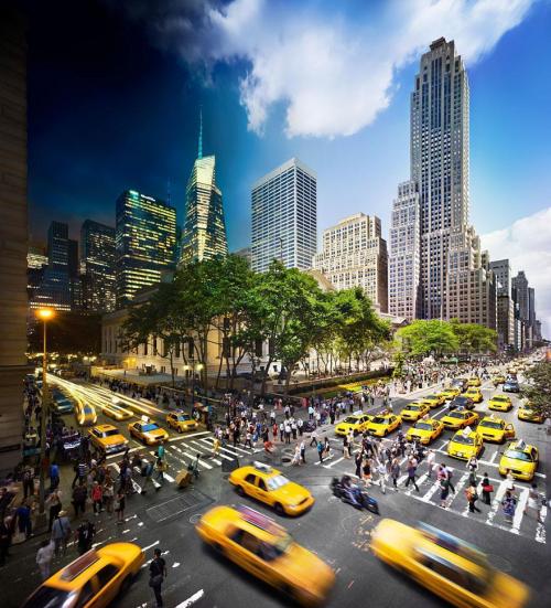  New York based photographer Stephan Wilkes has managed to capture the passage of time in a single photograph. His “Day to Night” photo series explores the many changes that take place in Stehphan’s beloved city of New York as it transitions from