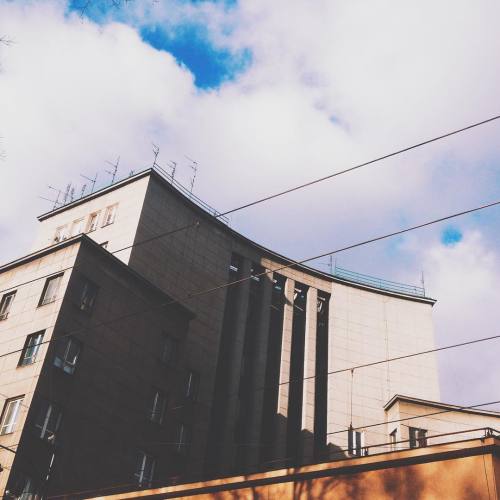 Finally good lighting #lookup #building #clouds #socialist #modernism #architecure #oldtown #krakow 