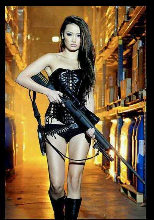 girlandguns:  Girl With Gun  follow me at : http://girlandguns.tumblr.com/