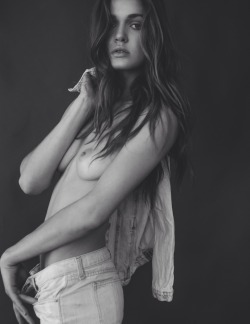 kardaan:  Rebekah Underhill by Jake Senfeld    Via definitecuties. For more followers, click TumblrFamous.