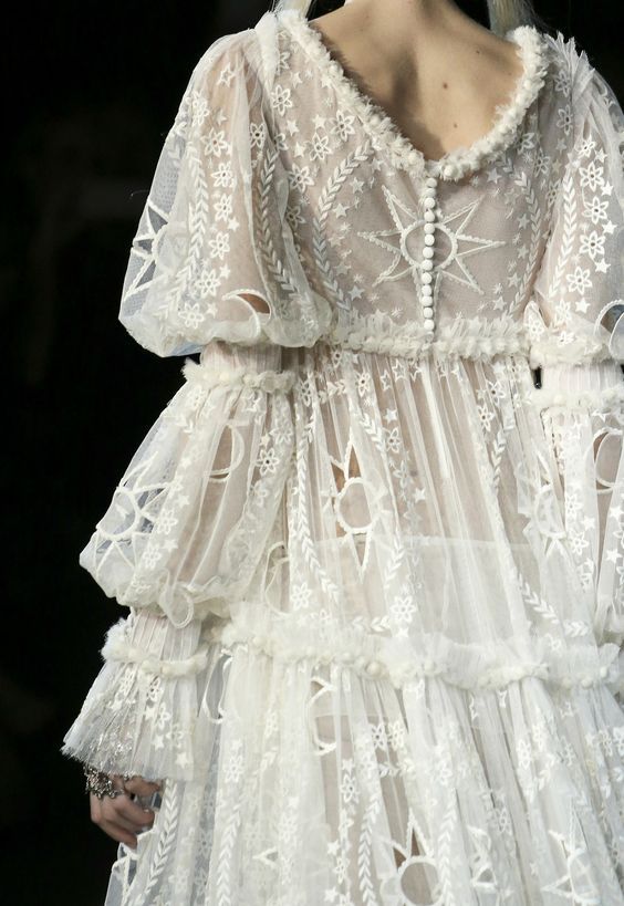 sartorialadventure:  Alexander McQueen, fall 2014