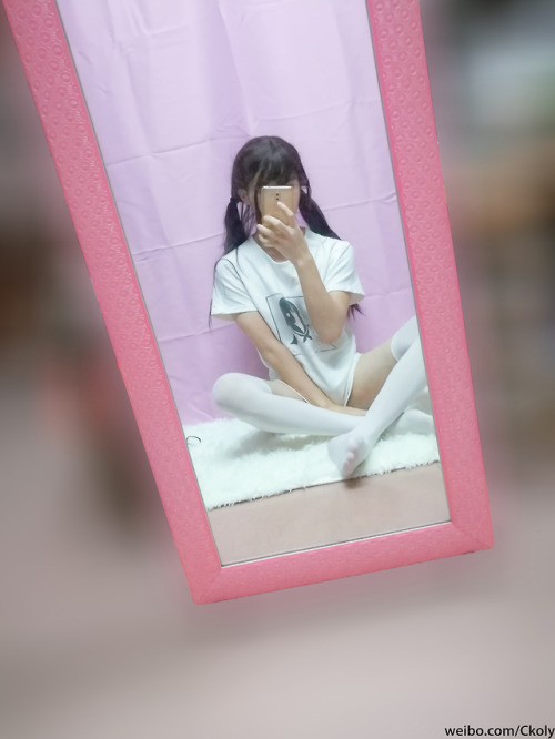 ckoly:  冒個泡 雙馬尾真可愛XD/謝謝大家的關注！對我來說是堅持下去的動力~！  