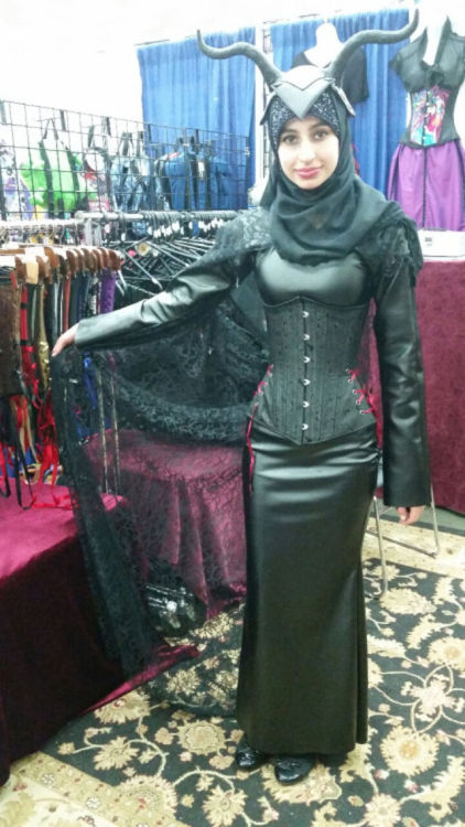 yubel198:leadscompliments:i-fangurl:Hijabi awesome cosplaysThese are really awesome. 99/10 for all o