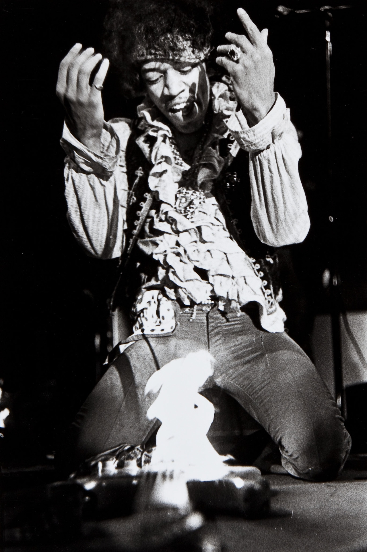 psychedelic-sixties: Hendrix in the Monterey Pop Festival (June,1967)