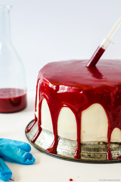 sweetoothgirl: BLOODY WHITE CAKE WITH RASPBERRY JAM