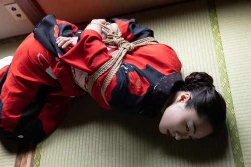 justscreenshots:Shibari & Photo Hajime