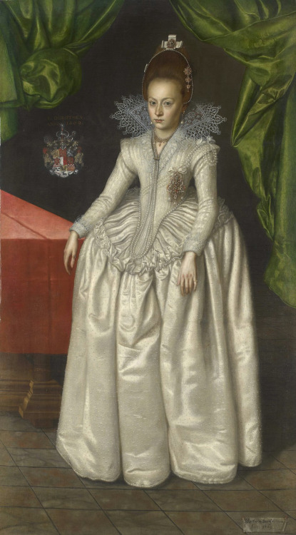 Portraits of two sisters, attributed to Jacob van Doordt, 1609Elizabeth of Brunswick-Wolfenbüttel, l