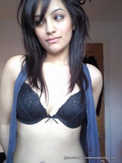 maalmasala:NRI babe Romana Khan from London