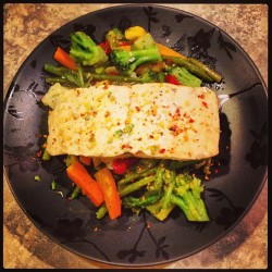 Cooked My First Dinner In My New Home! Steamed Veggies And Salmon In Garlic Lime