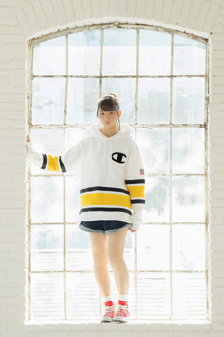 sakamichipost46:  U18 zero 小坂菜緒 1HUSTLE PRESS OFFICIAL WEB SITE 2018.02.09 の画像を色調変更など