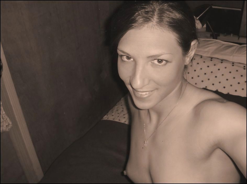 mymarinemindpart3:  This deployed soldier is fucking fine pt 2