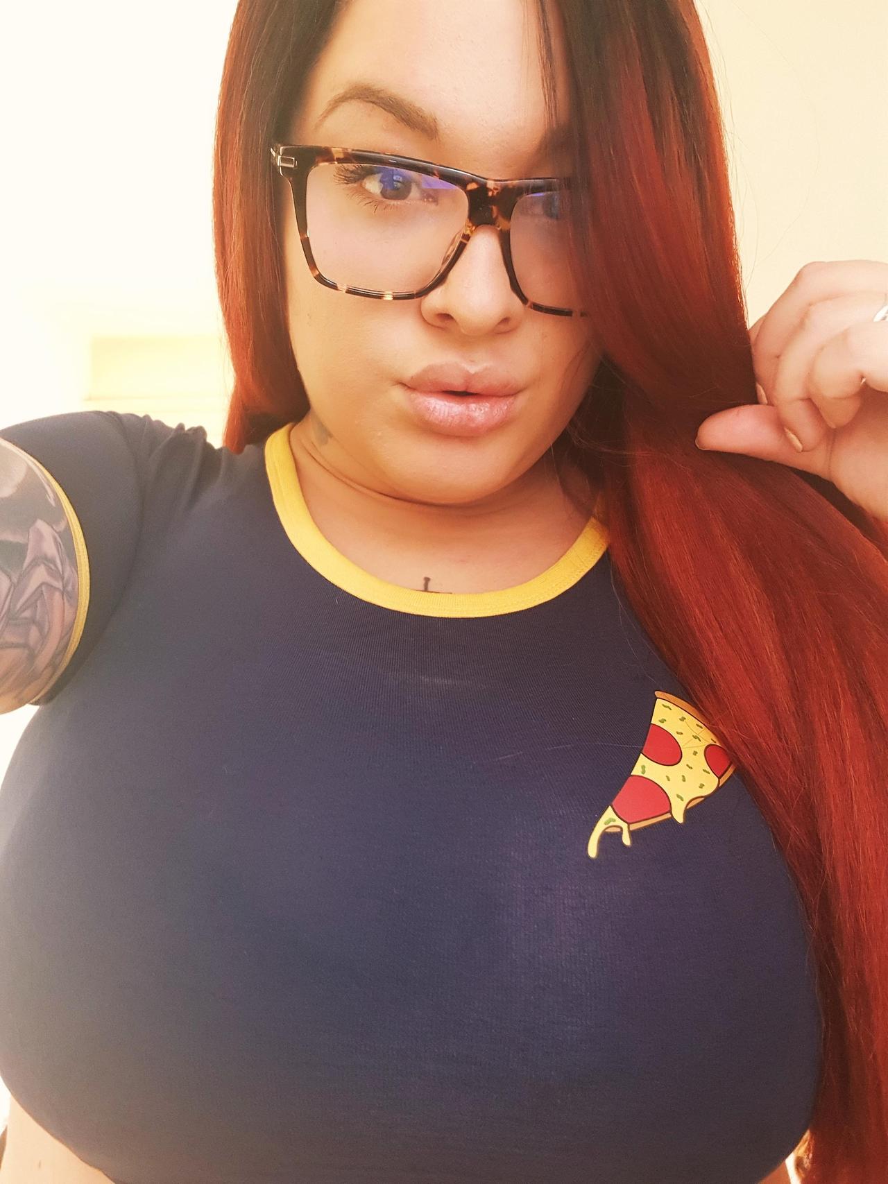 carmenlafox:  Can I be your fat freaky girlfriend? I love red hair! I wish I could