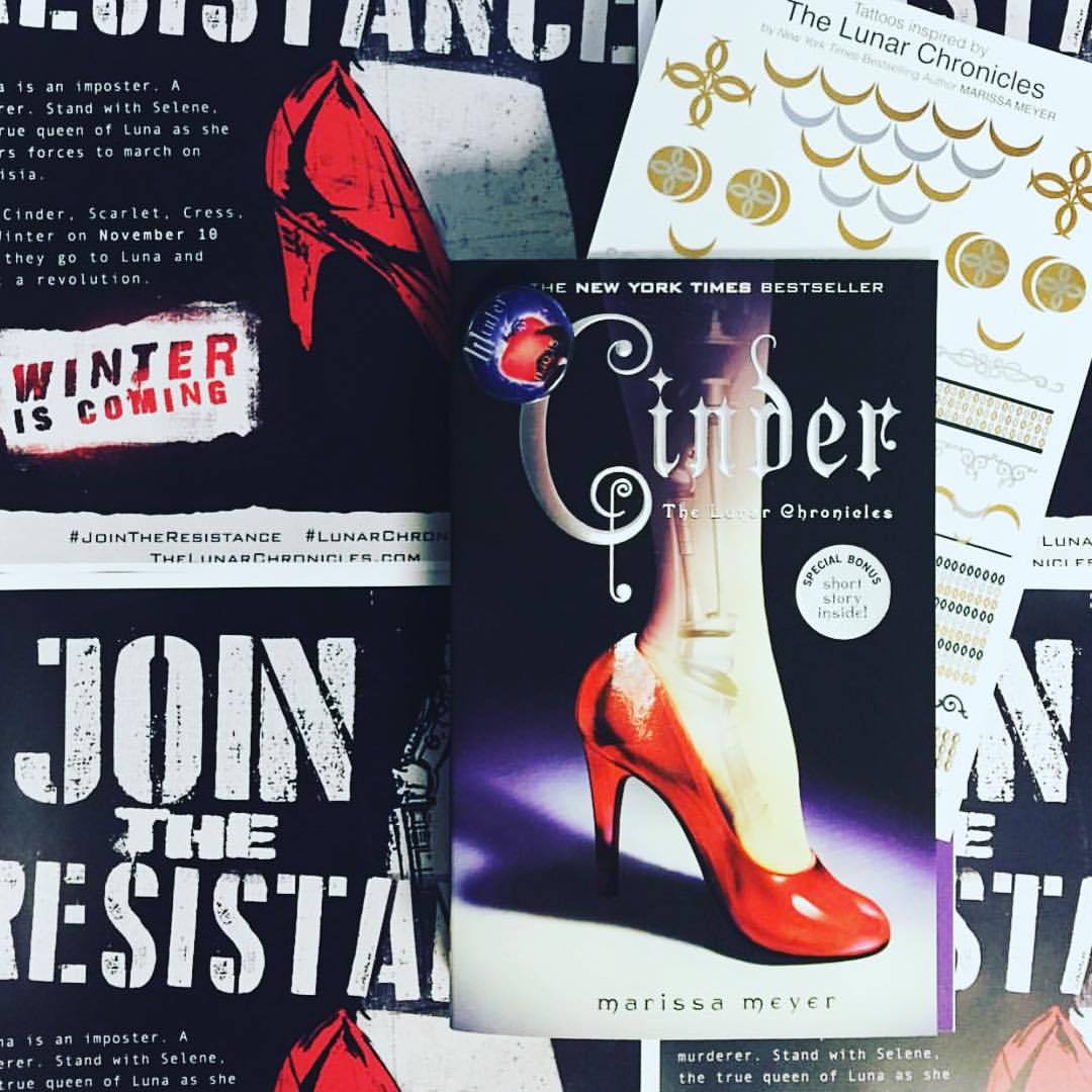 #WINTER is coming friends! There’s no better way to prepare than an awesome giveaway, courtesy of the lovely @fiercereads crew. #JointheResistance to win a copy of #Cinder and some #LunarChronicles goodies!!
—–
HOW TO ENTER: 1). Like this photo. 2)....