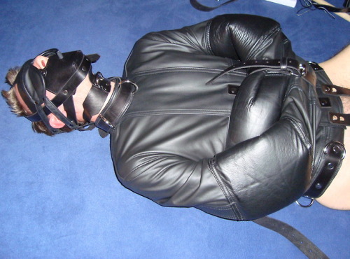 snoopych:Electro play in leather straitjacket, muzzle and blindfold