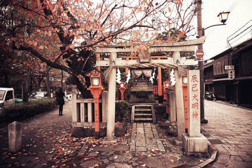 祇園-白川巽橋-辰巳大明神 by 歲月之歌 on Flickr.