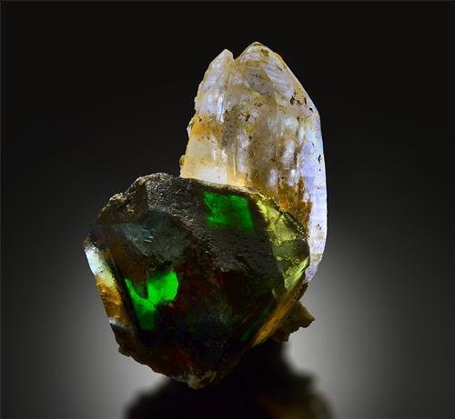 mineralists:  Fluorite On Quartz Erongo Mountains, Namibia