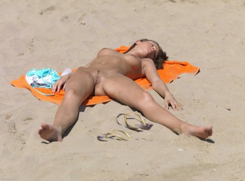 Ewa sonnet topless beach