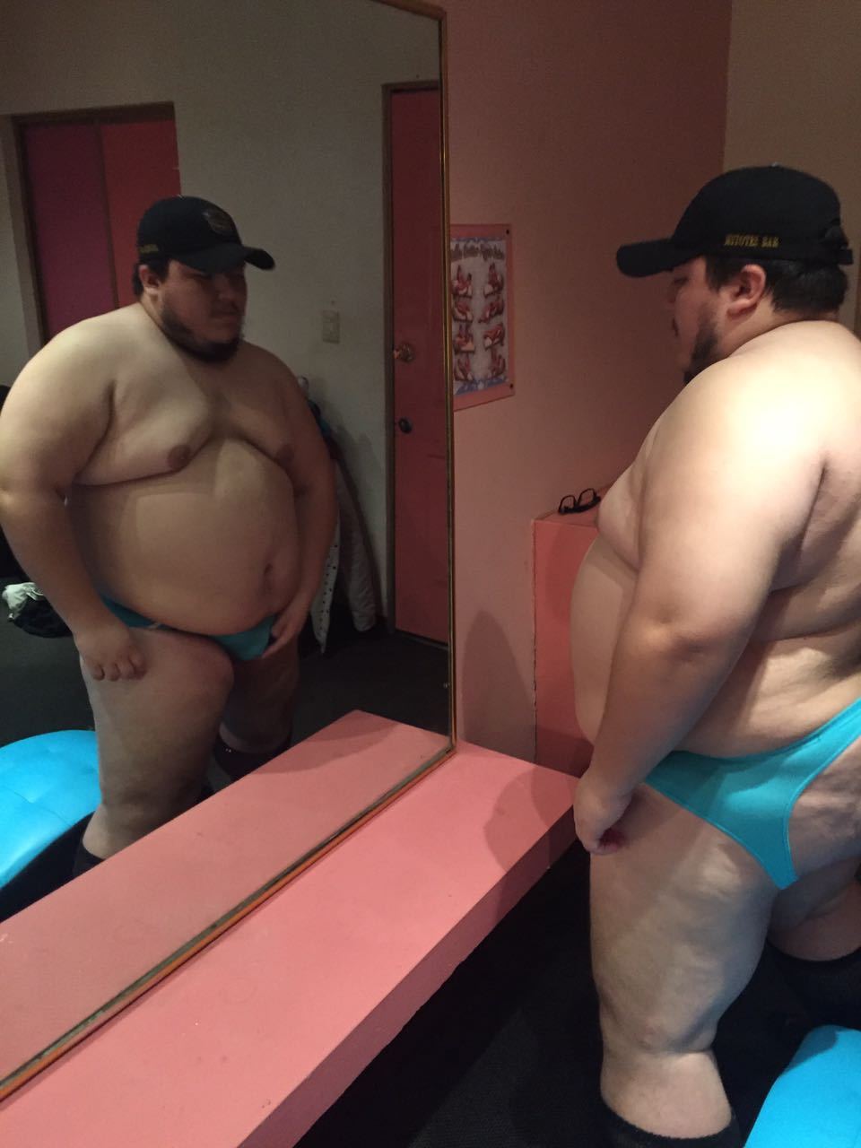 kzadogor:  hugthecub:  BLUE JOCKSTRAP HERE :3  T chupo todo el culo hasta dejarte