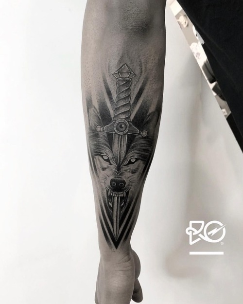 By RO. Robert Pavez • Wolfdagger • Done in @chronicink 2018 • Bookings open: robert@roblackworks.com