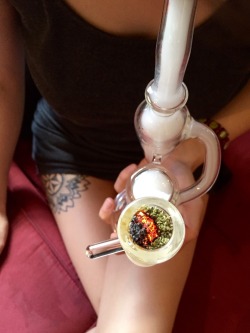 blow-dro-getweird:   Blue Dream bowls out