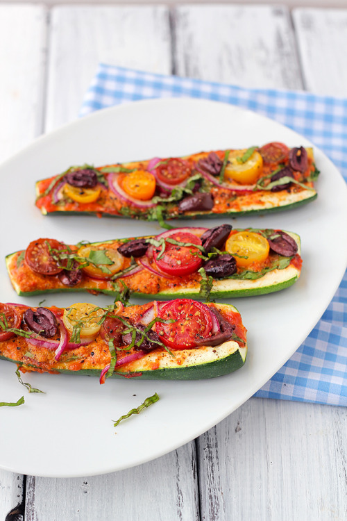 beautifulpicturesofhealthyfood:  Zucchini Pizza Boats…RECIPE 