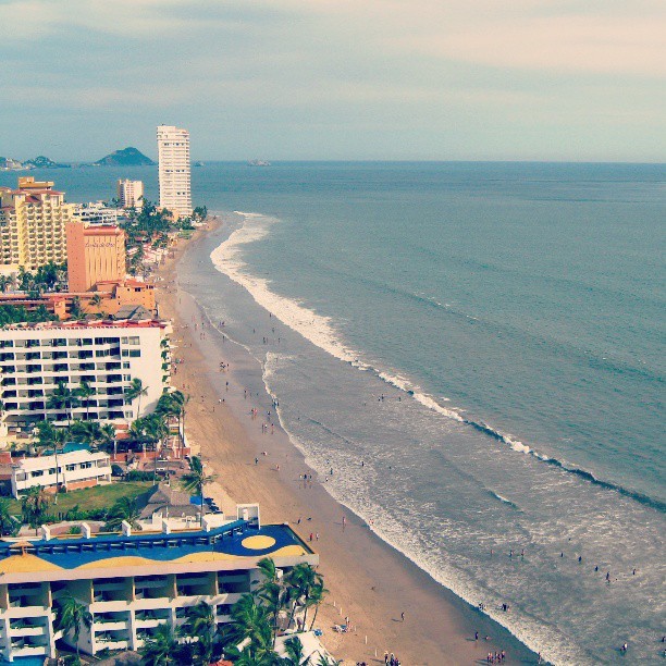 lavidaesviaje:  Así se ve #Mazatlán #Sinaloa desde la torre más alta de #hoteles