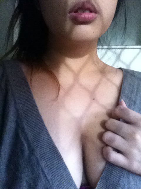 pleasingly&ndash;plump:  Trying to flAsh my neighbours lol. 