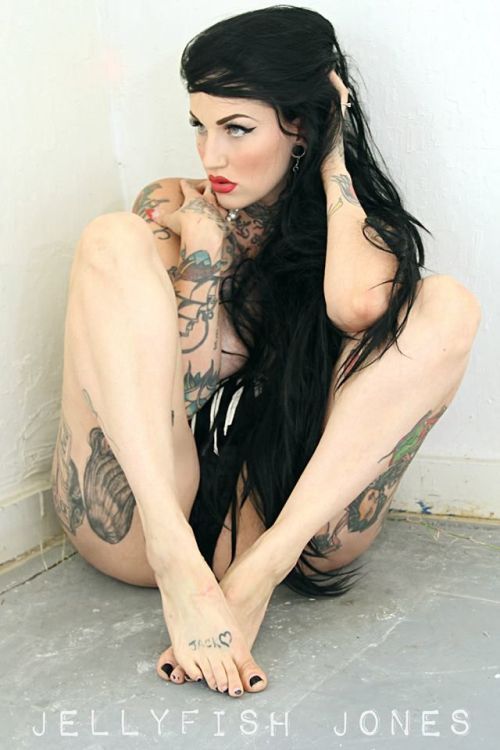 jedyoong:  inked candy - follow… http://s-uiiciide.tumblr.com/post/176548320580 adult photos