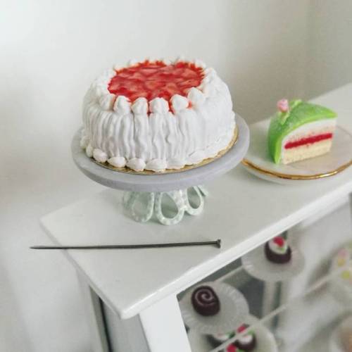 Keeping summer around a while longer with a strawberry cake. Homemade cake and cake stand #miniature