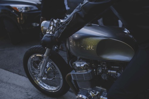 misterandmissis:  themightymotor:  Kott Motorcycles.Seen at The Distinguished Gentleman’s