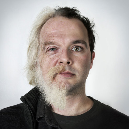josephdenne:  You look just like your father: split face portraits of family members Ulric Collette is a photographer from Quebec. He studied art and graphic design at school and currently works as an art director for Collette, an advertising studio in
