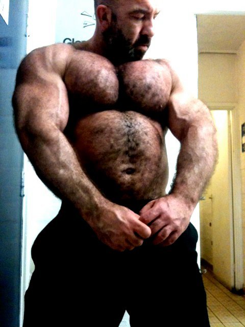 burlydaddy:Burly Daddy - https://burlydaddy.tumblr.com/