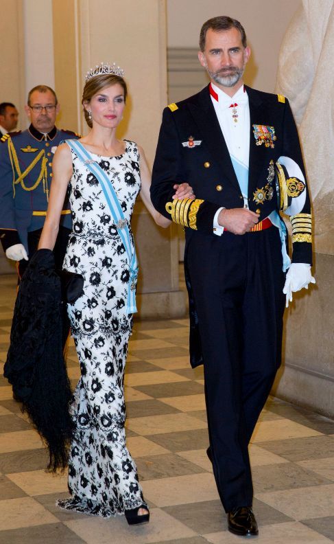 spanishroyalnews:
“April 15, 2015. Christiansborg Palace, Copenhagen.
Their Majesties at the official dinner commemorating Queen Margrethe II of Denmark 75th birthday.
”