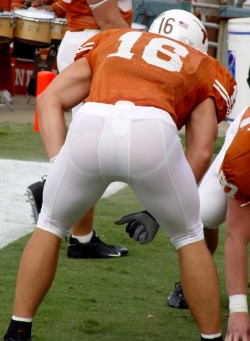 jockbrad:  Swimmers, wrestlers, football players / singlets, jockstraps, speedos and spandex!http://jockbrad.tumblr.com/