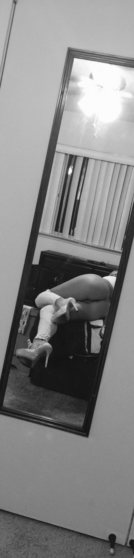 str8-pleasure:  Some pics from one of my sexy followers. She is absolutely stunning