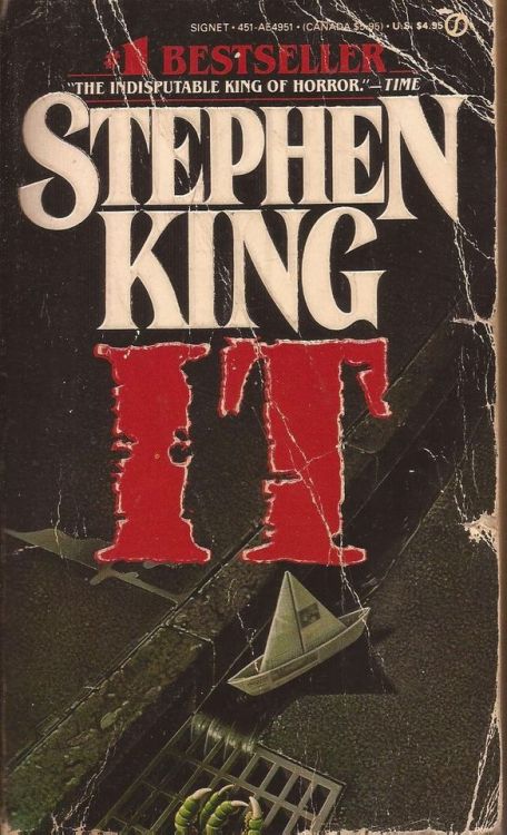 sleazoidexpress: Stephen King’s IT paperbacks