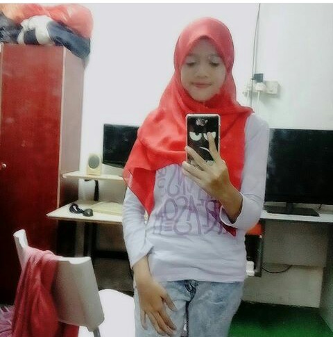 Anak jiran aku namanya Nur Shuhada umur 16 tahun dulu masa umur 11 tahun dia paling rapat smpai skra