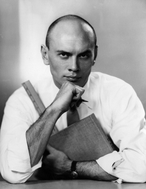 encore-et-encore-infini:Yul Brynner, 1951.Photo : Dorothy Wilding