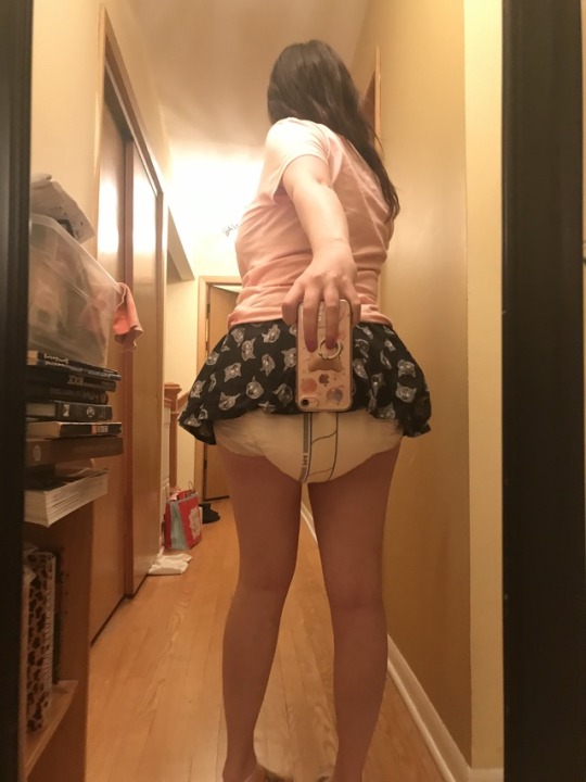 littlejillybee: Something tells me my skirt is a little too short….  