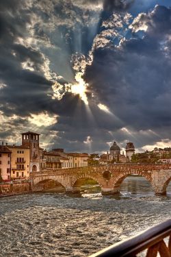 our-amazing-world:  Ponte Pietra, Verona