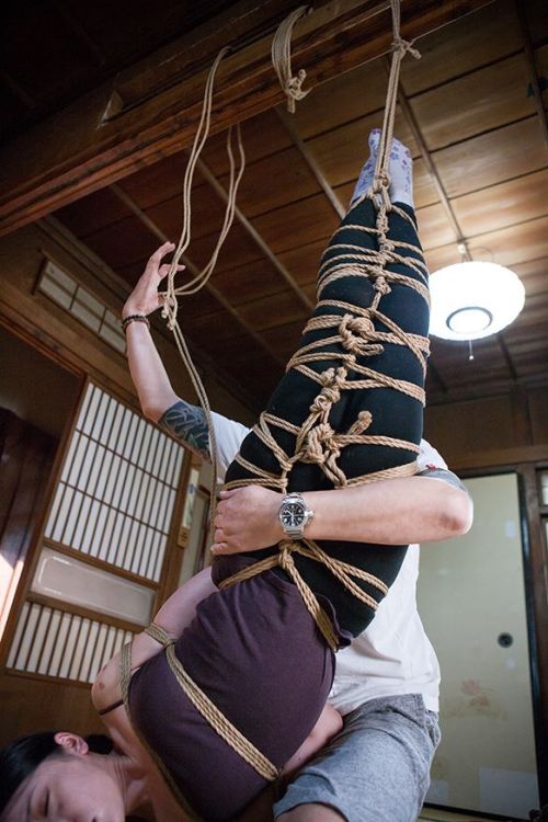 kinbakunokaiji:  My private Kinbaku lesson with Akira Naka October 11 · · Taken at スタジオ六本木倶楽部 Photos by Erisa Sato 