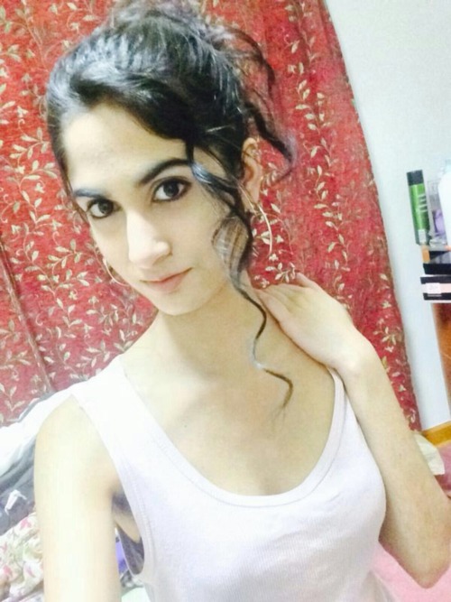 hdcwhatsapp:  Beautiful Desi Girl naked selfies - Part 1 